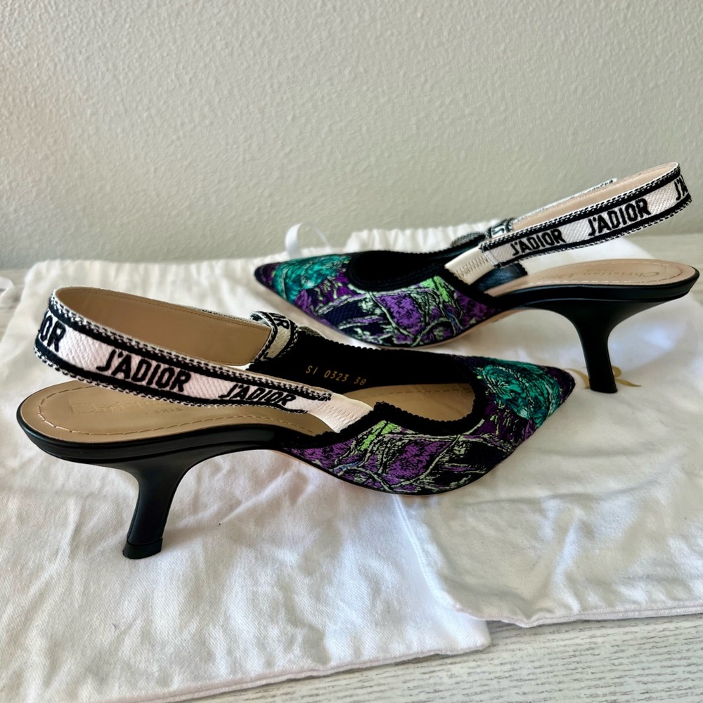 Dior J’Adior Slingback Pumps with Tiger Design - Picture 5 of 7